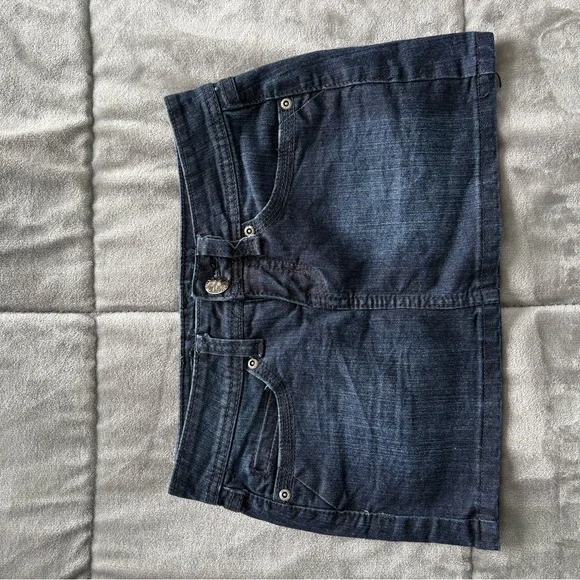 Urban Heritage Dark Denim Skirt - Picture 4 of 4